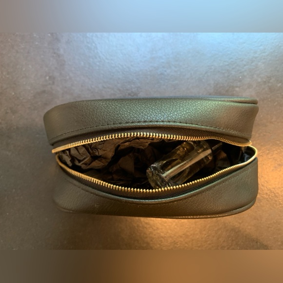 Codage Paris On the Road Again Travel Toiletry Set - Picture 4 of 7